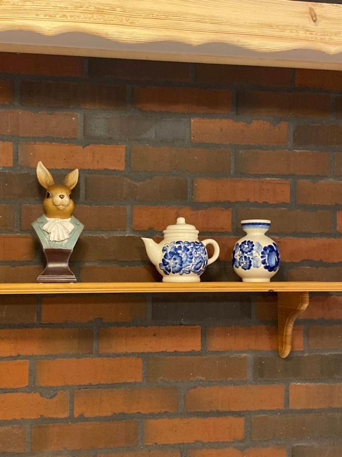Apartament W Xix-Wiecznym Spichlerzu Nad Jeziorem Z Dostepem Do Parku I Widokiem Na Dworek Modrzewiowy Z 1823 Roku Szteklin Экстерьер фото
